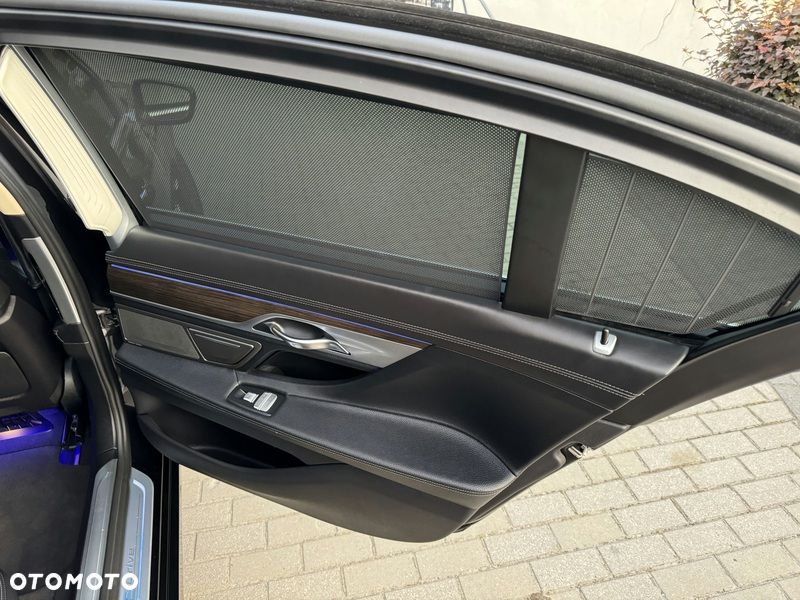 BMW Seria 7 - 19