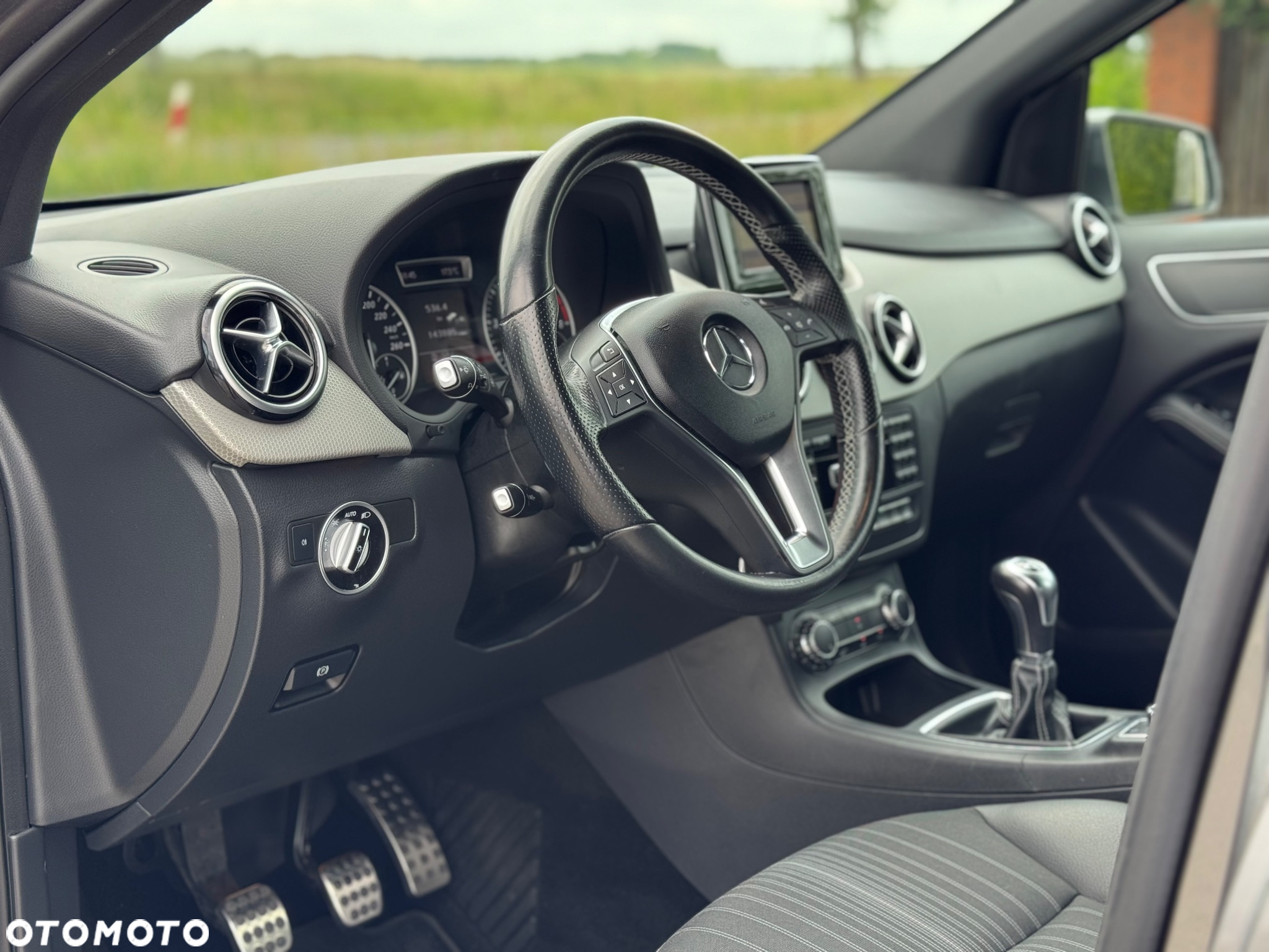 Mercedes-Benz Klasa B 180 BlueEFFICIENCY Edition - 20