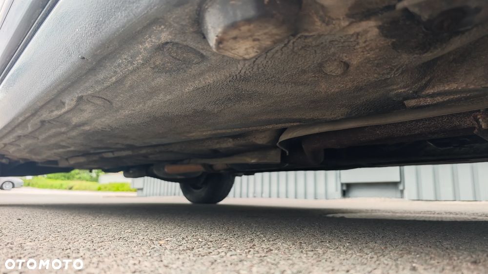 Mercedes-Benz Klasa E - 28