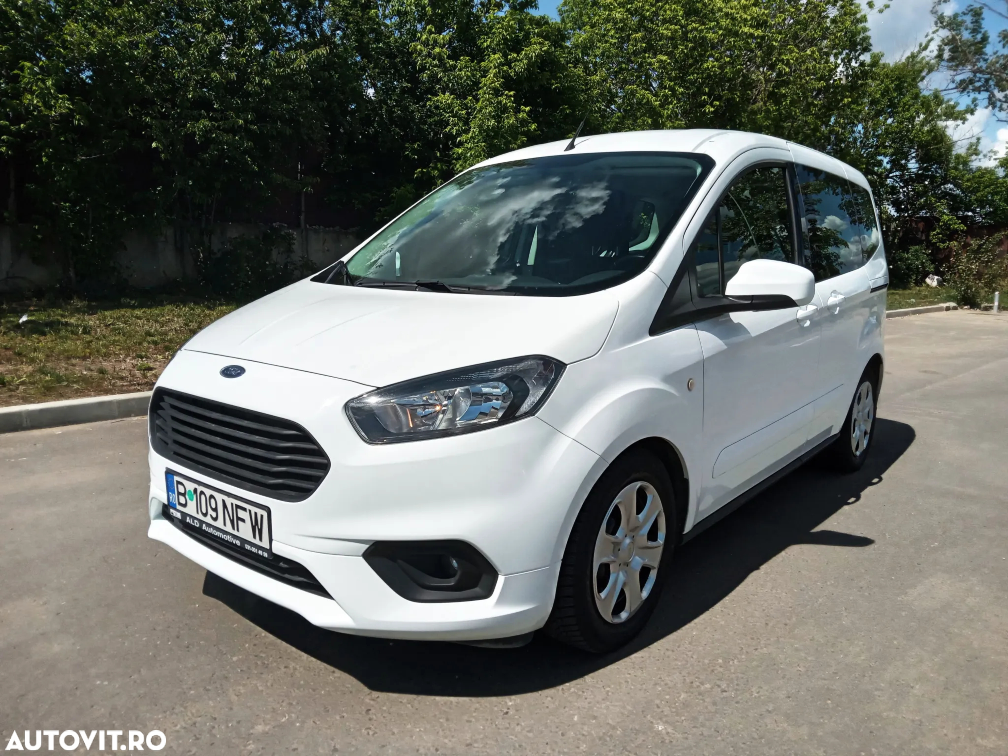 Ford Tourneo Courier 1.5 TDCi Trend - 2