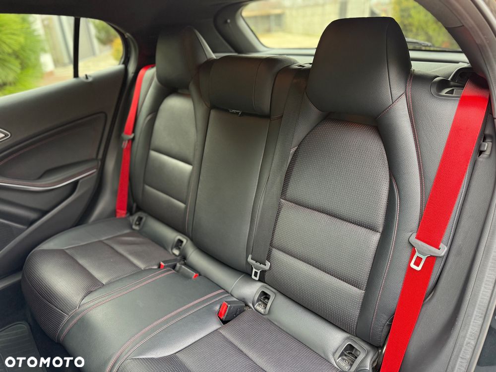 Mercedes-Benz GLA 45 AMG 4-Matic Edition 1 - 28