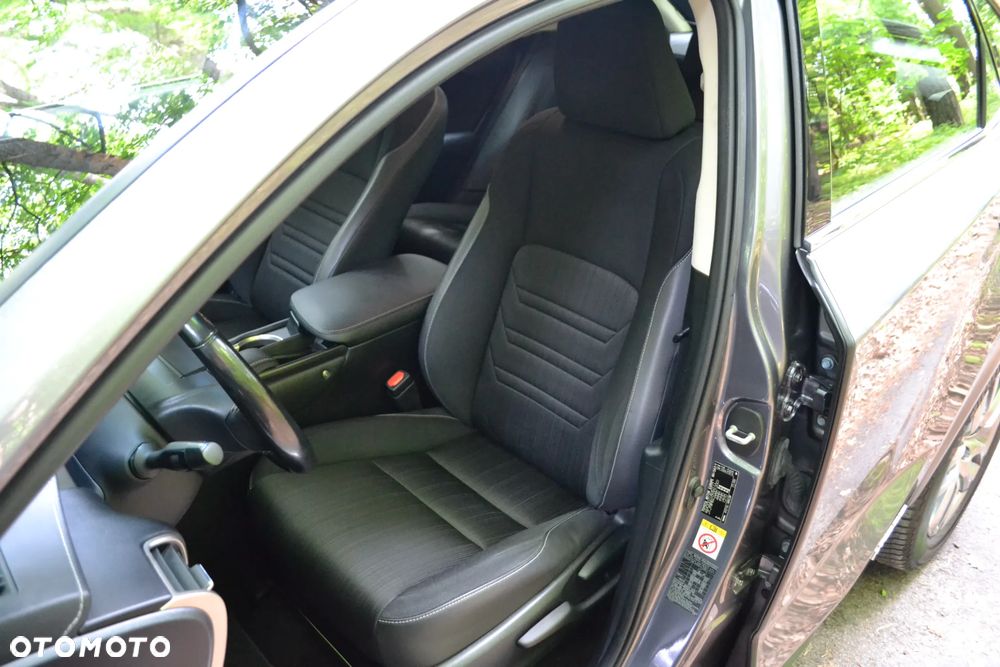 Lexus NX 300h - 18
