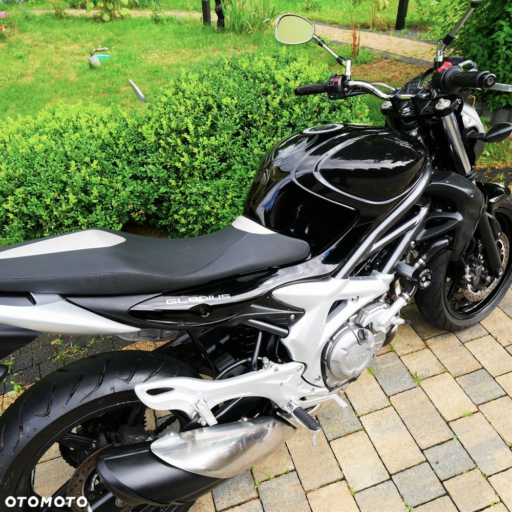 Suzuki Gladius - 3