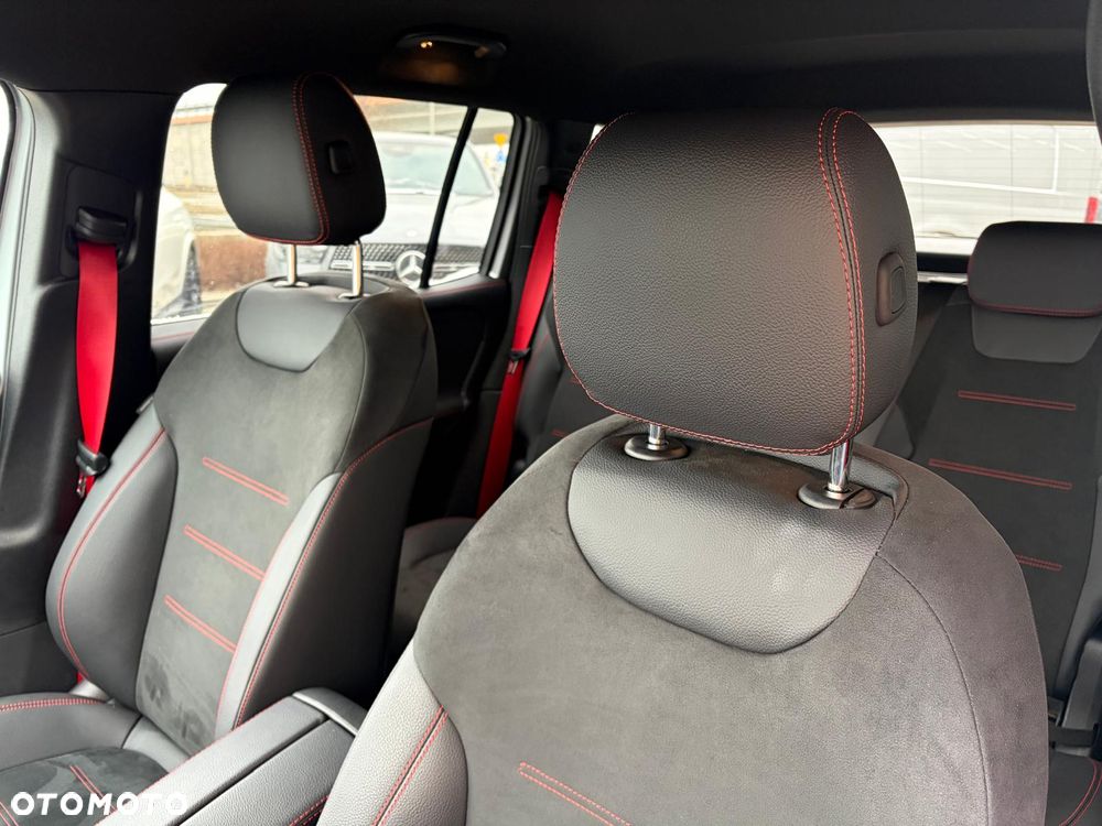 Mercedes-Benz GLB - 15