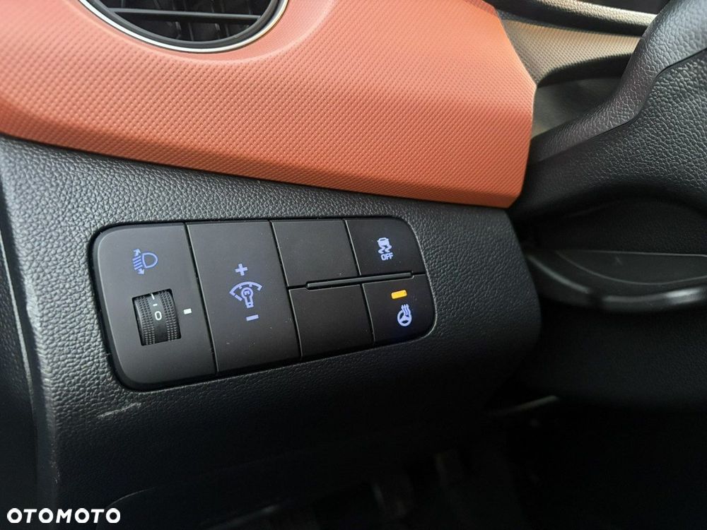 Hyundai i10 1.0 Fifa World Cup Edition - 20