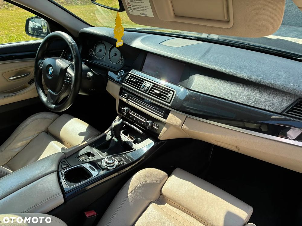 BMW Seria 5 520d - 33