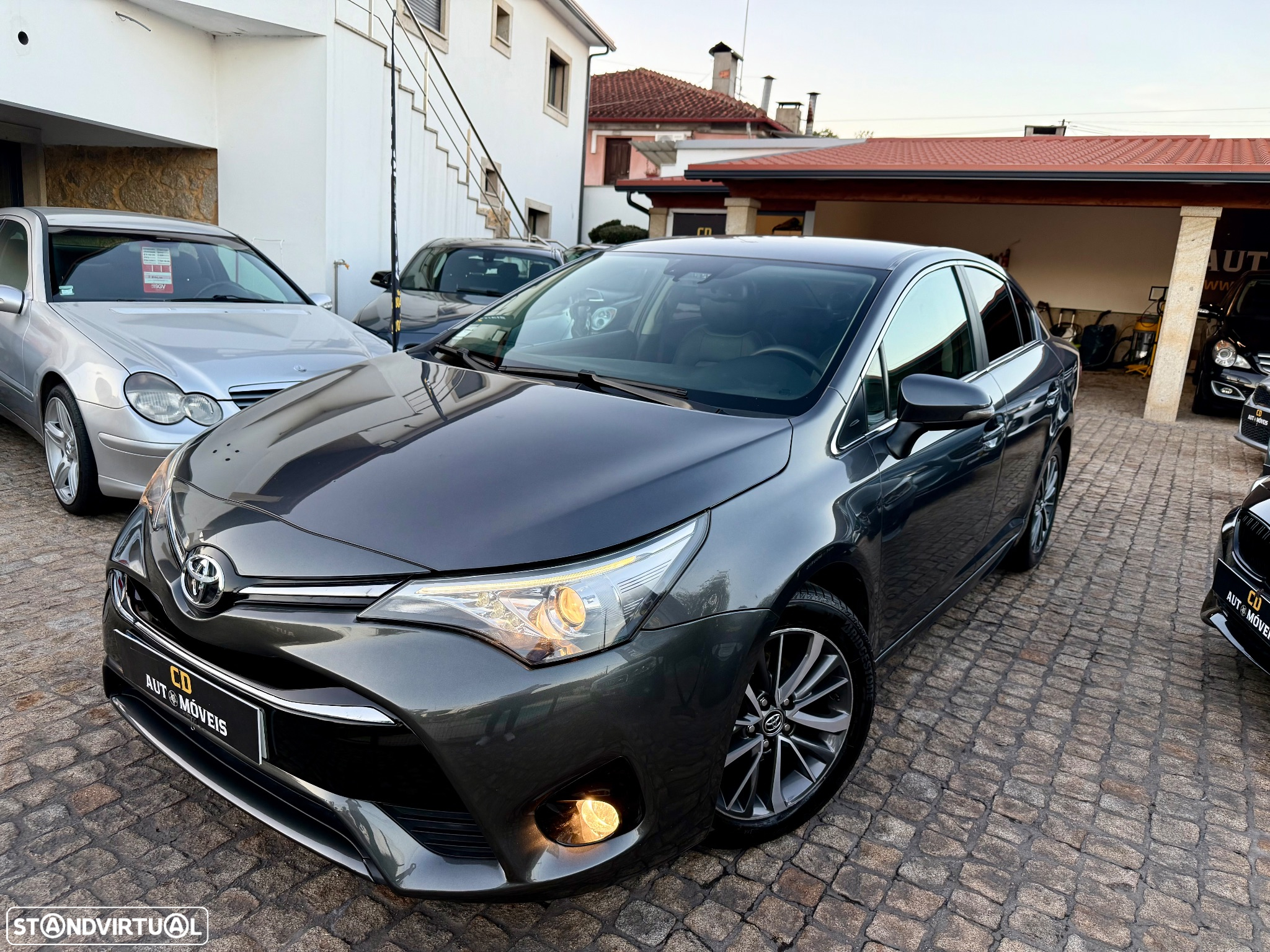 Toyota Avensis SD 1.6 D-4D Luxury+GPS - 9