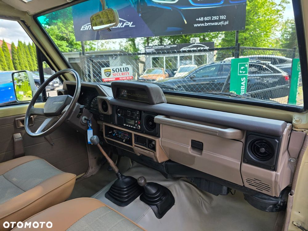 Toyota Land Cruiser - 19