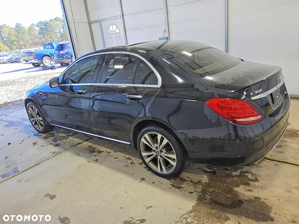 Mercedes-Benz Klasa C 300 9G-TRONIC Exclusive - 2