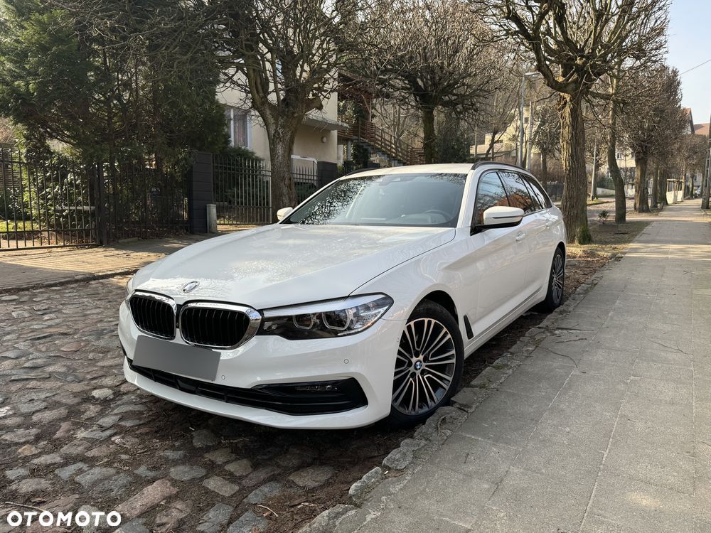 BMW Seria 5 520d xDrive Luxury Line - 1
