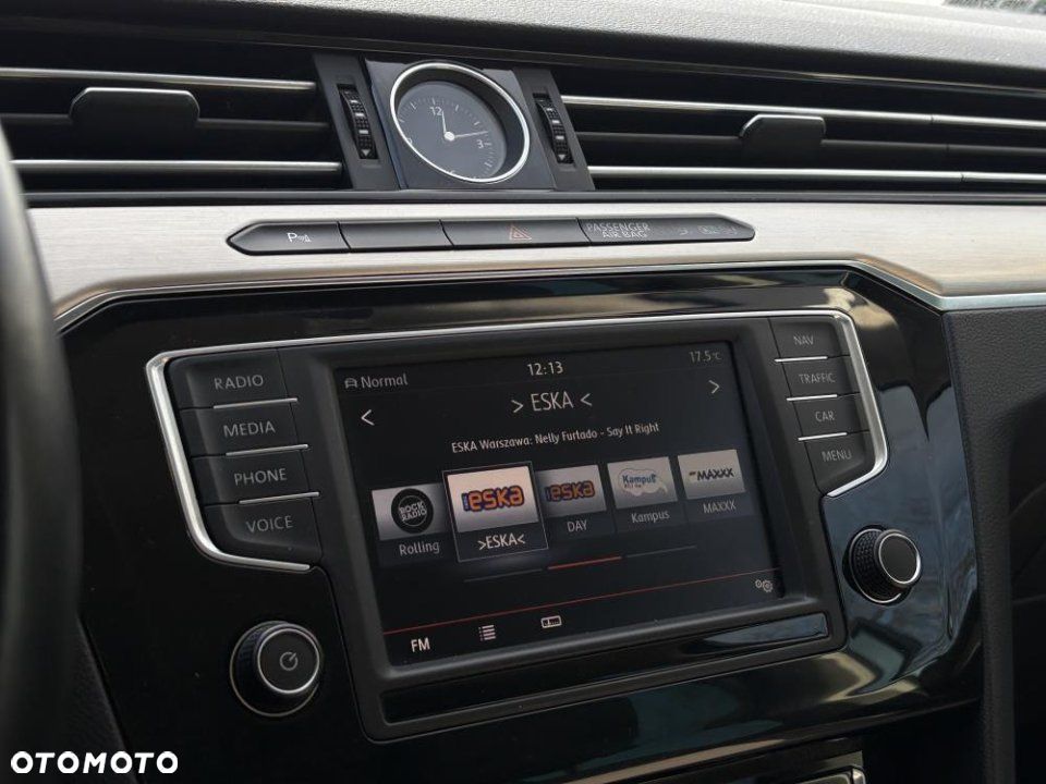 Volkswagen Passat - 12