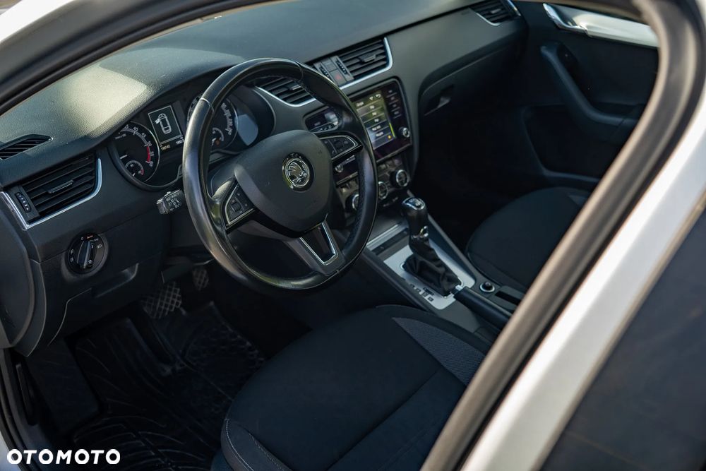 Skoda Octavia 2.0 TDI 4x4 DSG Style - 24