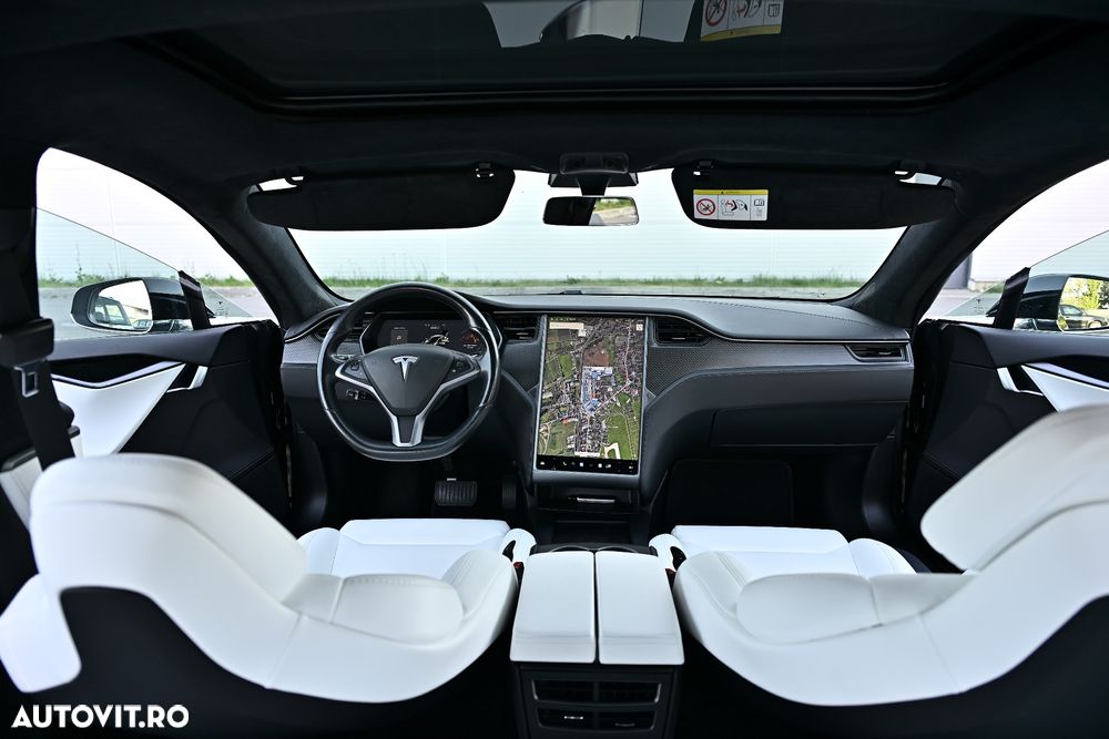 Tesla Model S - 19