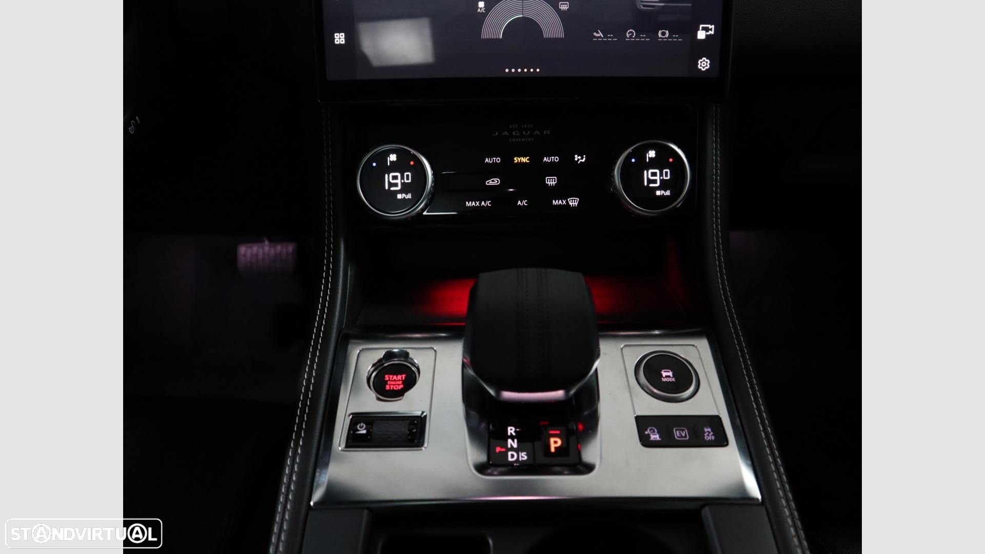 Jaguar F-Pace 2.0 P400e AWD R-Dynamic S - 9
