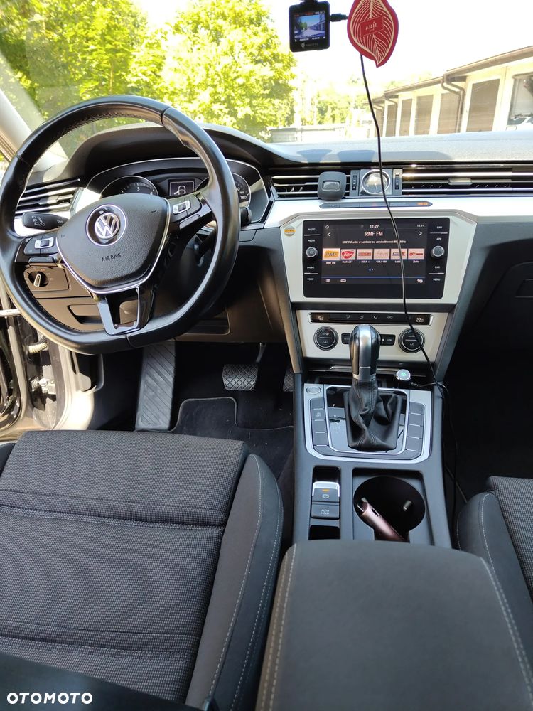Volkswagen Passat 2.0 TDI SCR DSG Comfortline - 14