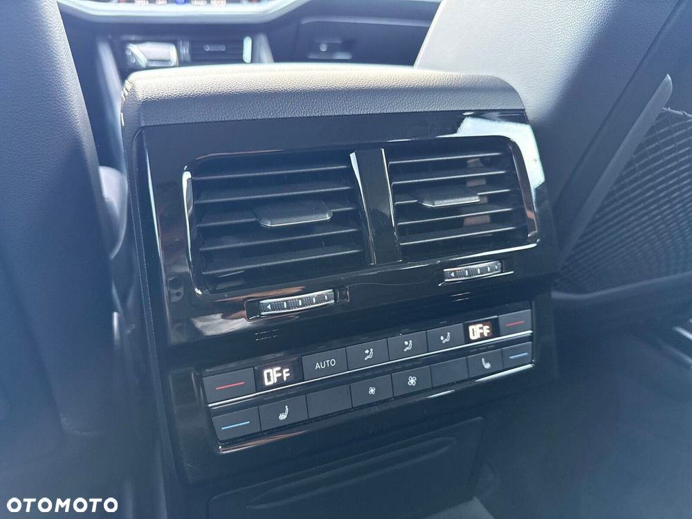 Volkswagen Touareg 3.0 V6 TDI 4Motion R-Line - 32