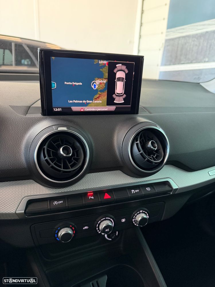 Audi Q2 30 TDI Design - 16
