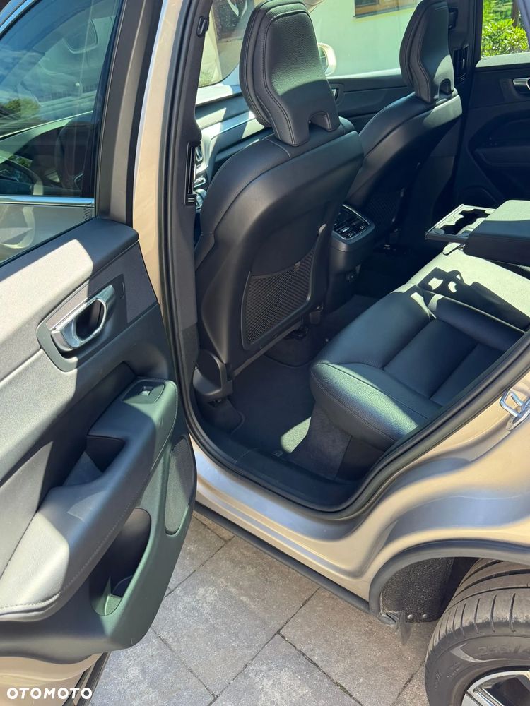 Volvo XC 60 B5 B AWD Ultra Bright - 10