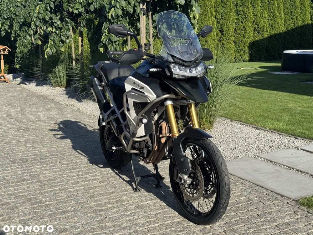 Triumph Tiger - 1