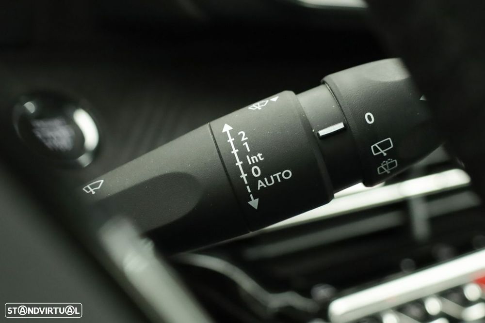 Peugeot 2008 1.2 PureTech Allure - 19