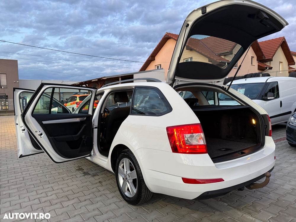 Skoda Octavia 1.6 TDI Green tec 4x4 Elegance - 17