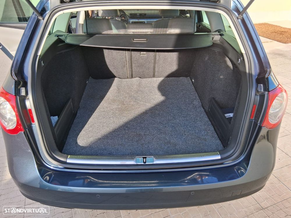 VW Passat Variant - 11