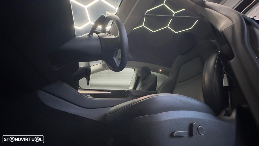 Tesla Model Y Long Range Tração Integral - 21