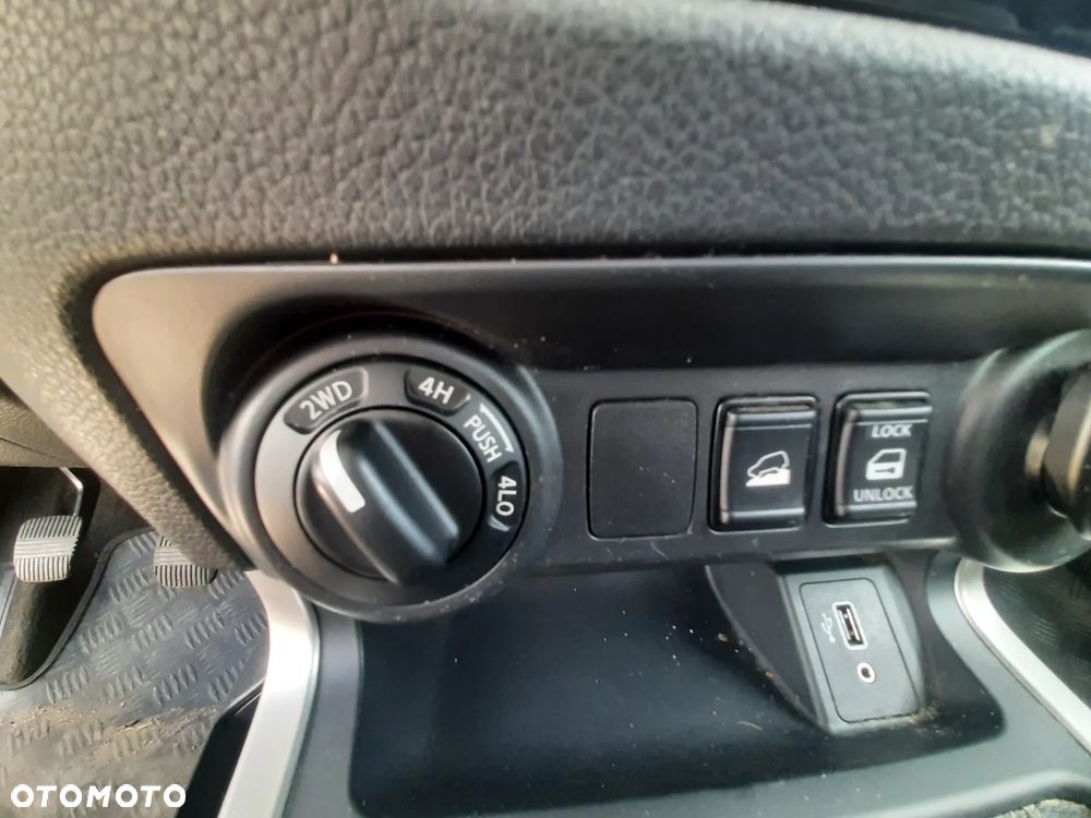 Nissan Navara ver-dc-4x4-eu6-s-s-tekna - 13