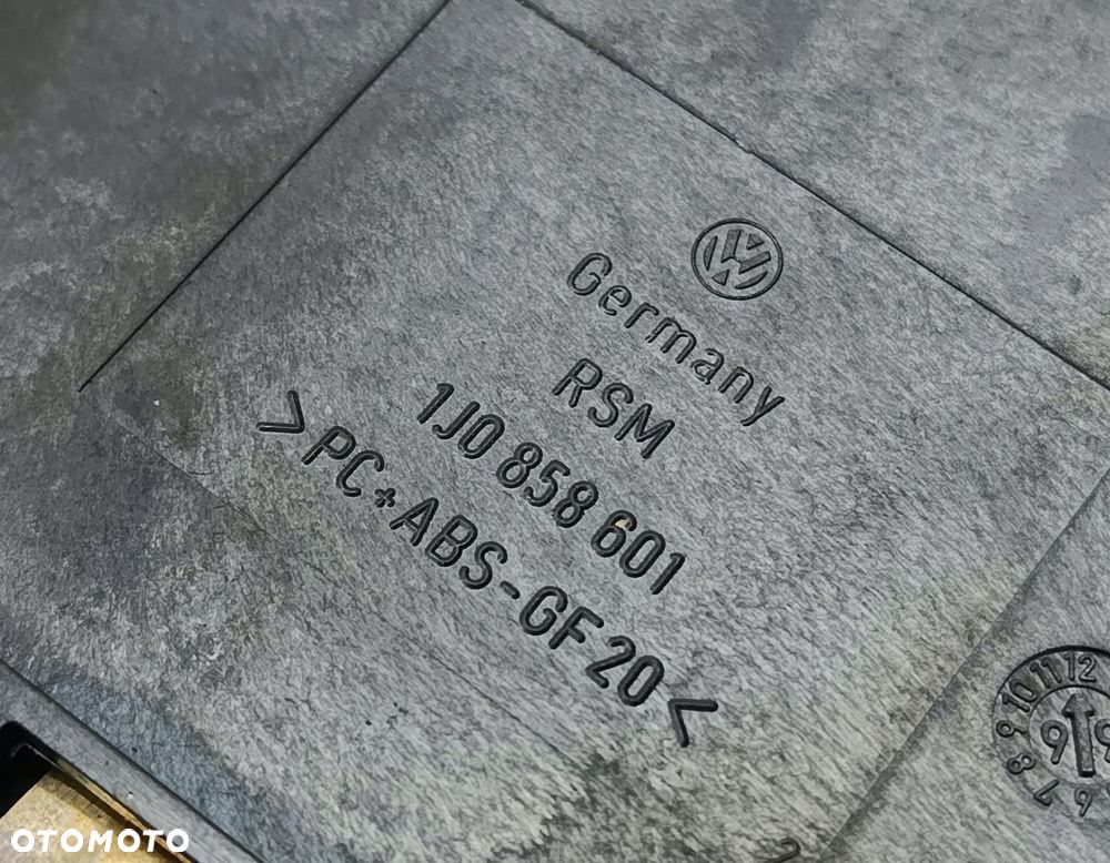 SCHOWEK UCHWYT NA NAPOJE VW GOLF IV BORA 1J0858601 - 4