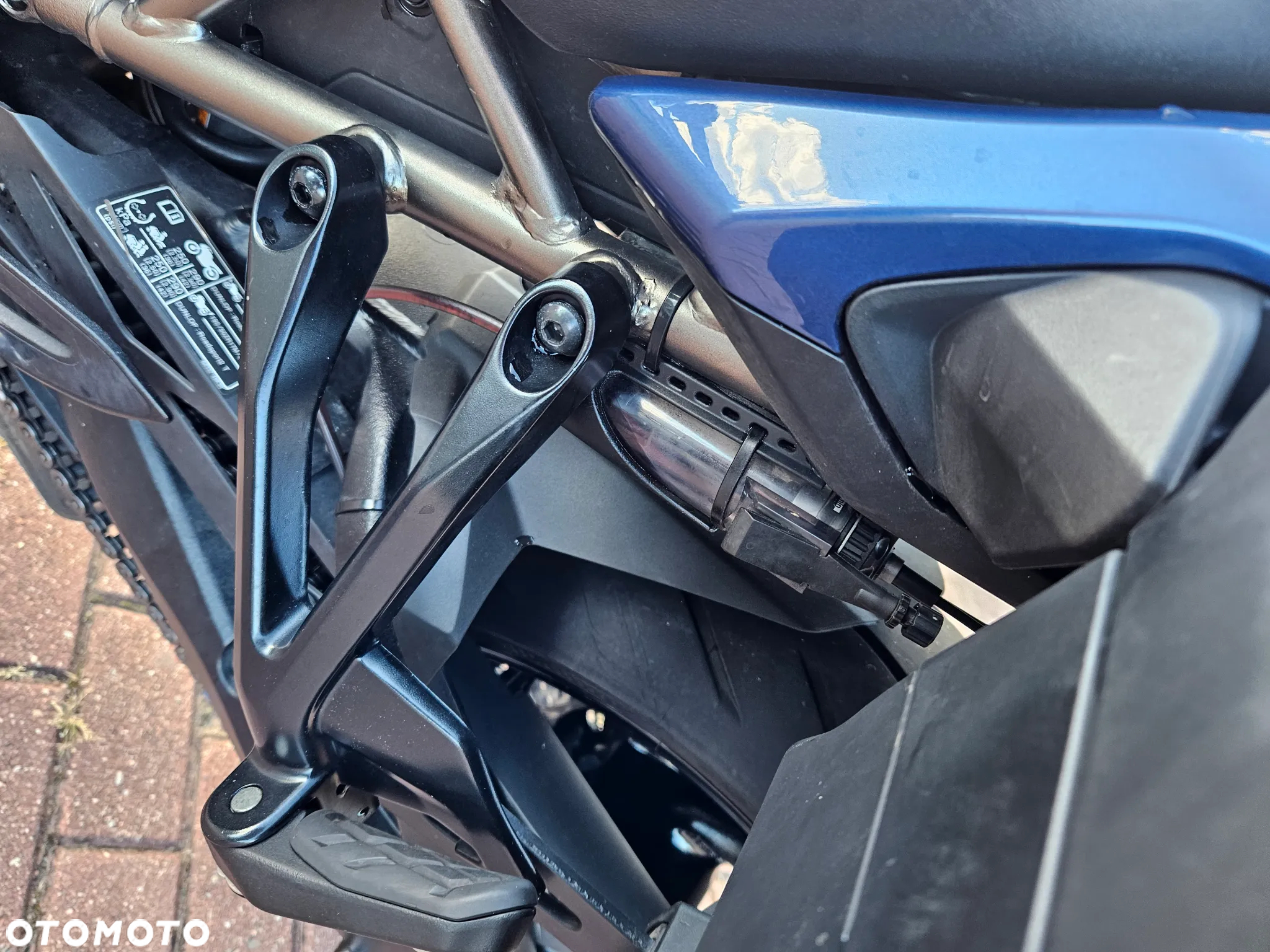 Suzuki GSX - 6