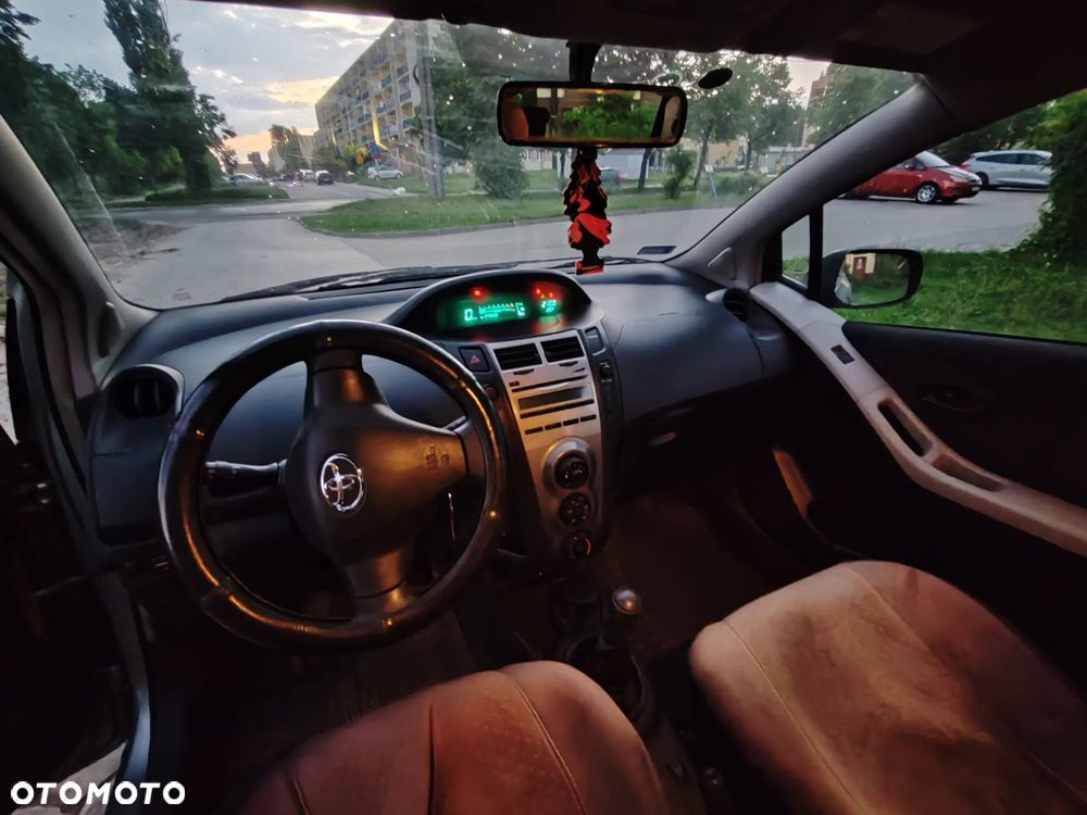 Toyota Yaris 1.0 Luna - 9