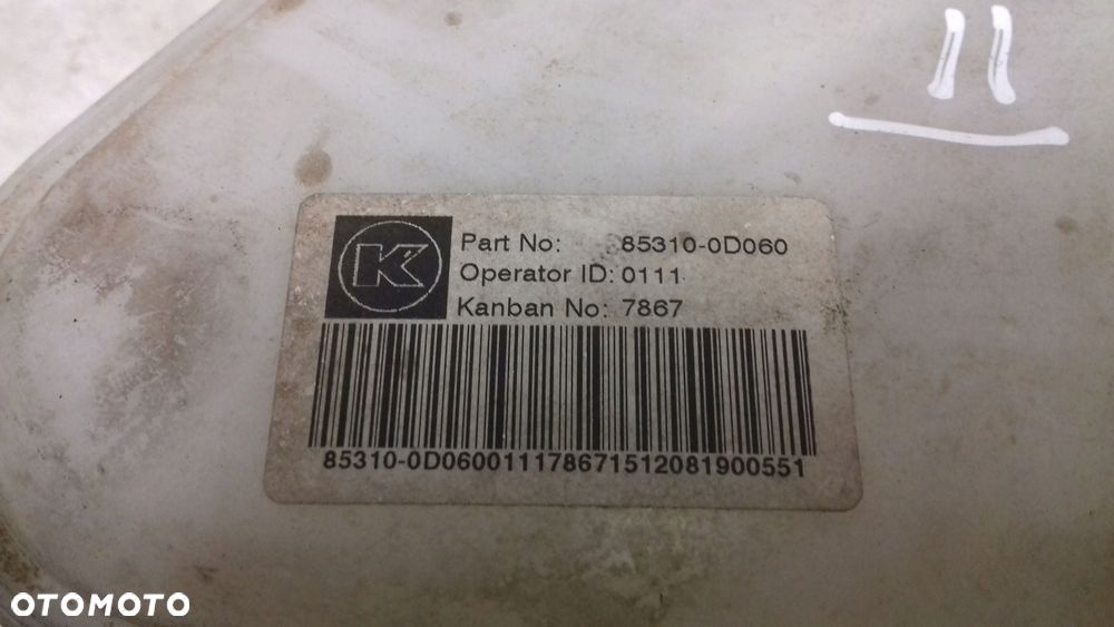 zbiorniczek spryskiwaczy 853100d060 toyota yaris ii 05- - 4