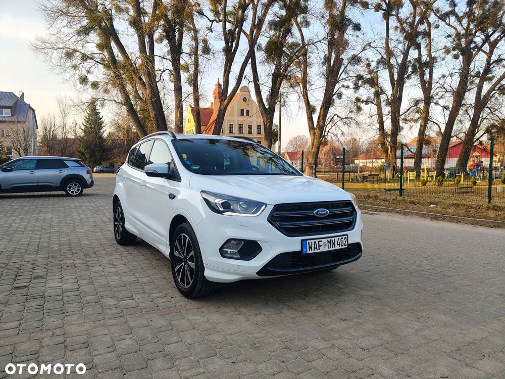 Ford Kuga 1.5 EcoBoost 2x4 ST-Line - 23