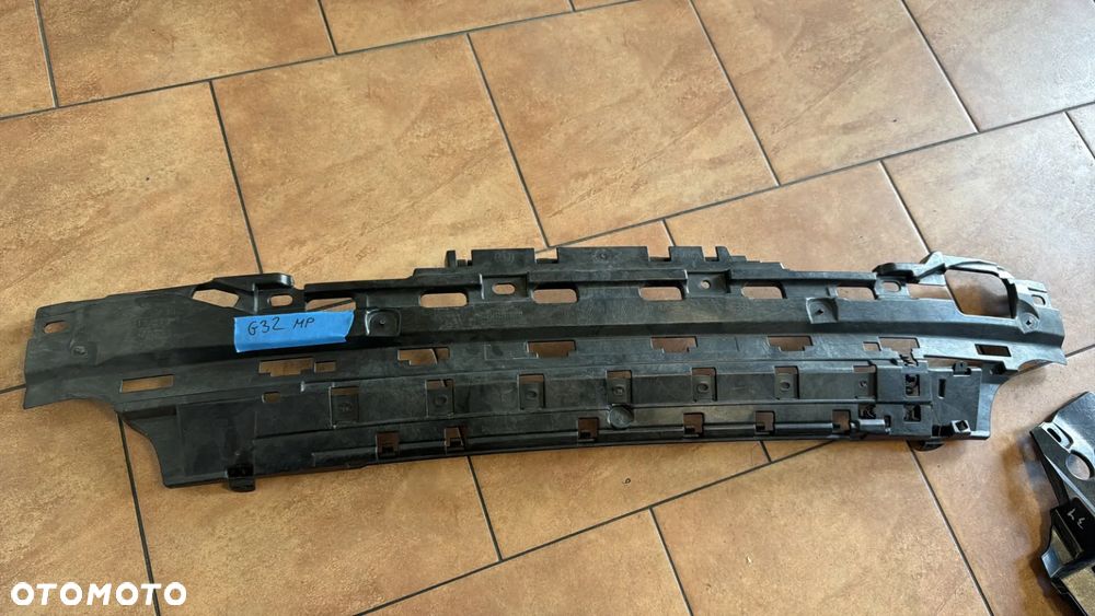 BMW G32 ŚRODKOWY ŚLIZG ZDERZAKA TYŁ 7387325 MP - 1
