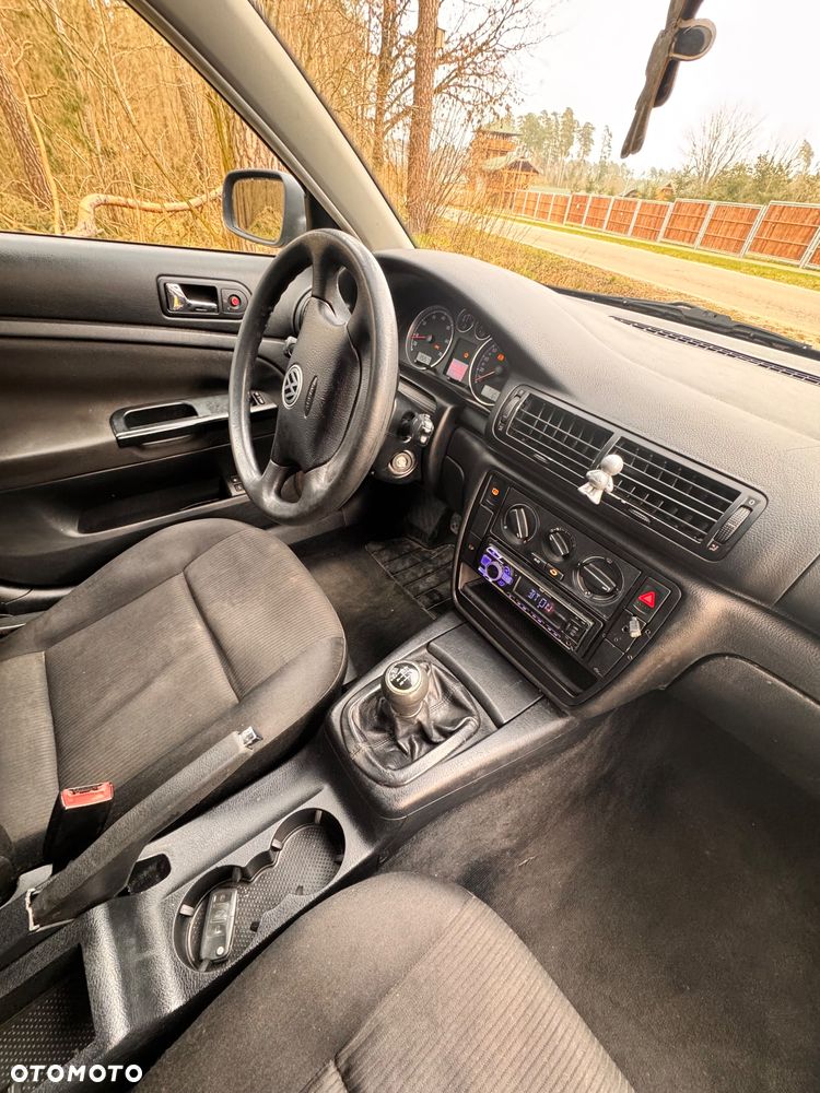 Volkswagen Passat 2.0 Basis - 15