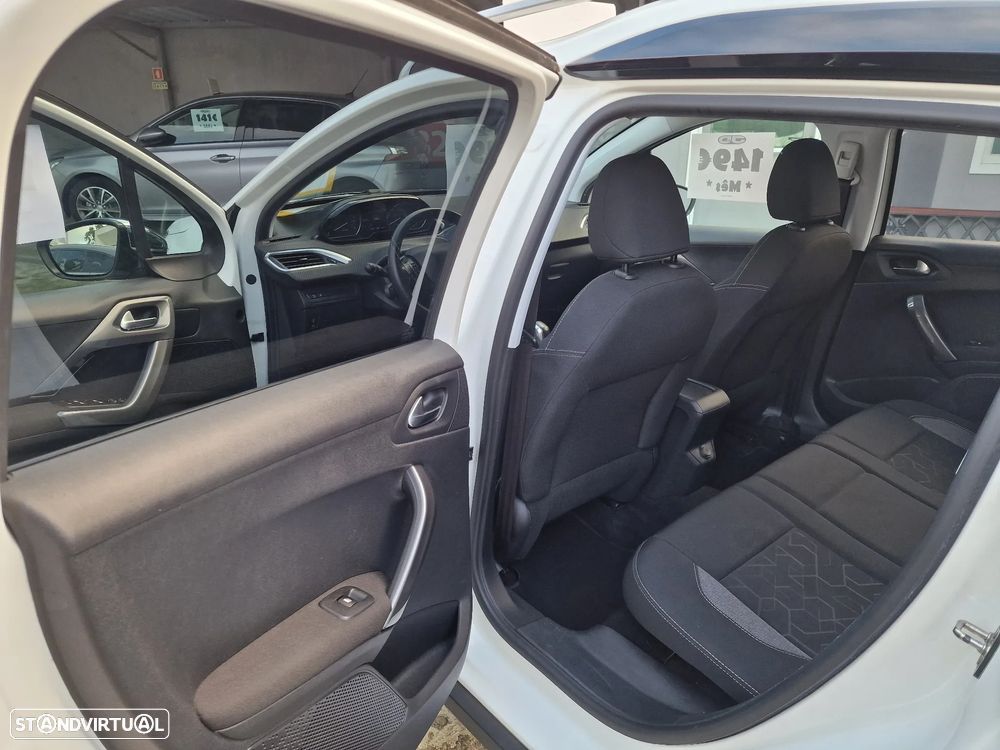 Peugeot 2008 1.2 PureTech Style - 8