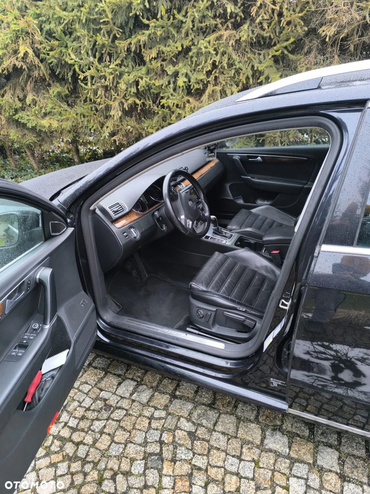 Volkswagen Passat 2.0 TDI DPF DSG Highline - 28