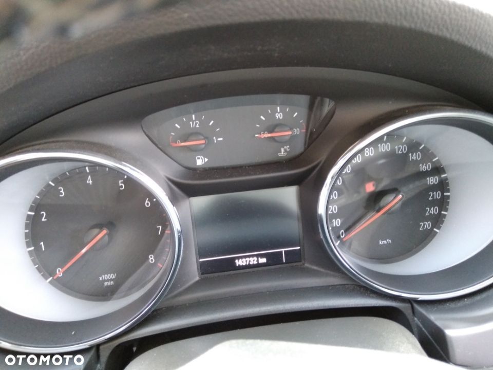 Opel Astra 1.4 T Dynamic - 11