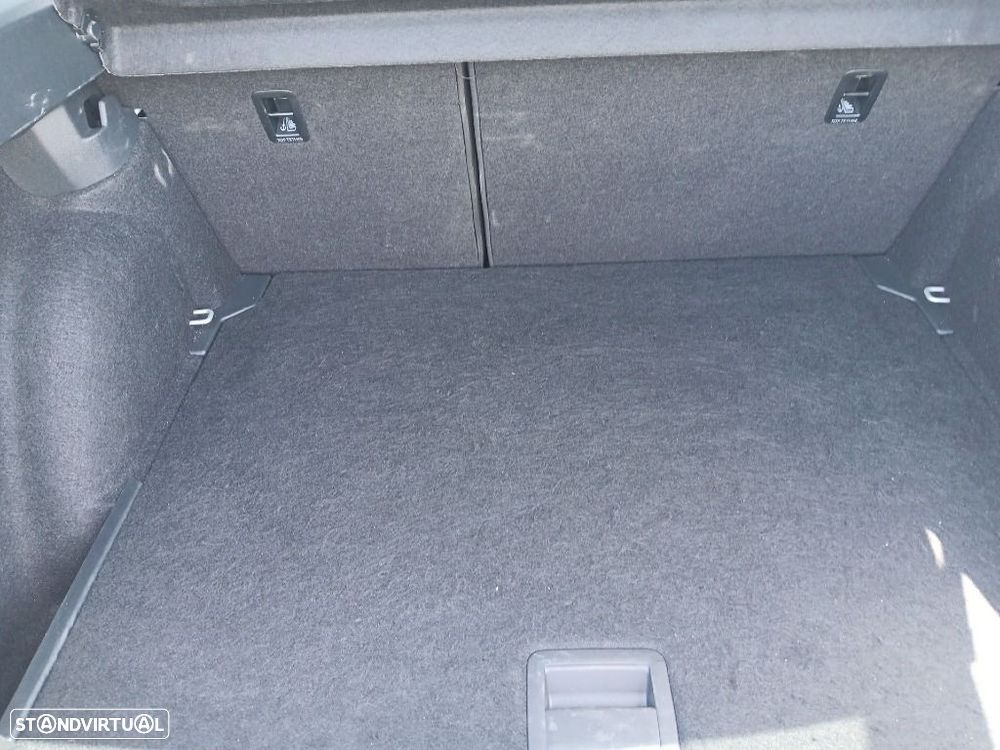 VW Taigo 1.0 TSI Urban DSG - 18