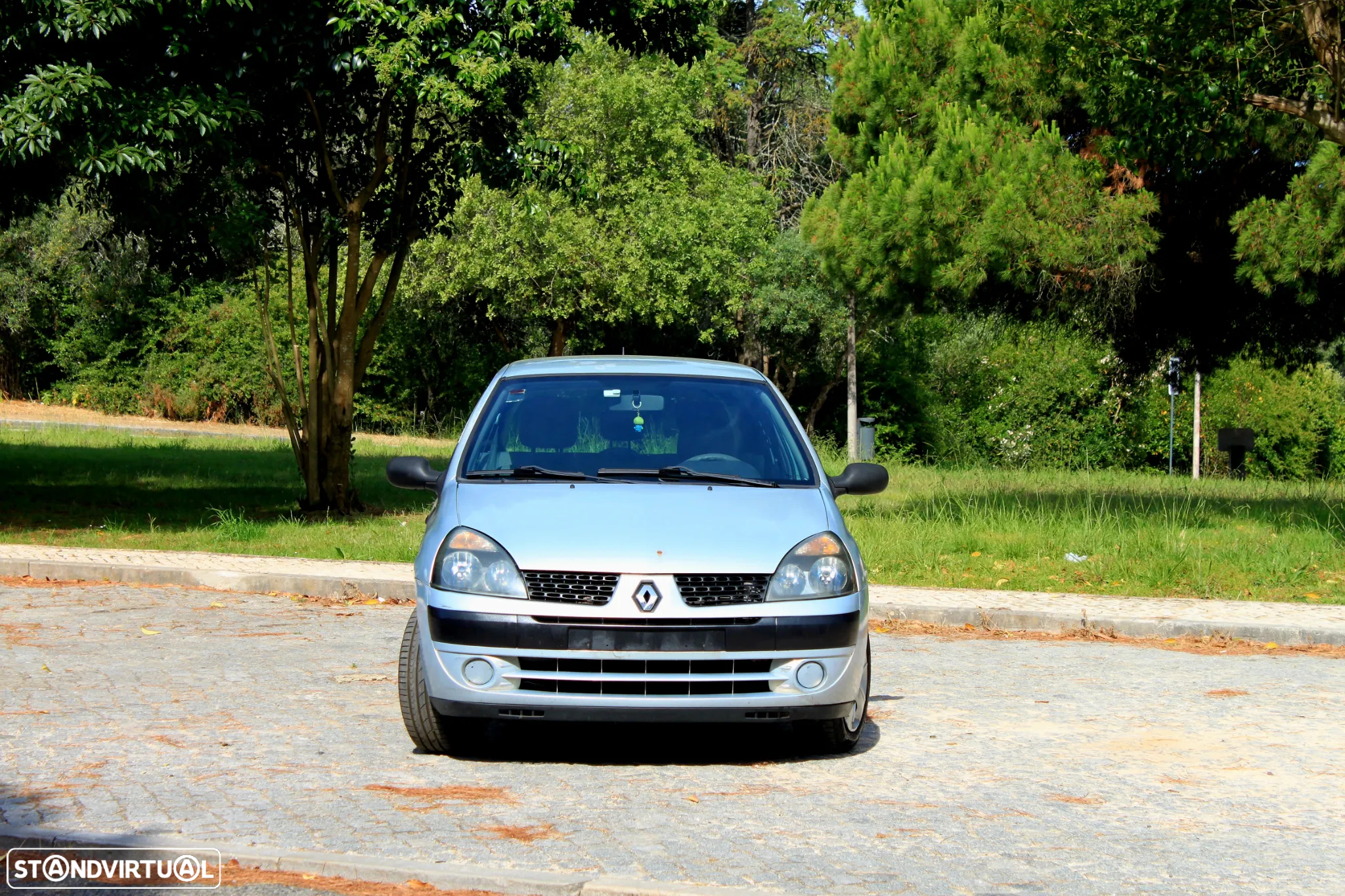 Renault Clio 1.2 16V Confort Authentique - 3