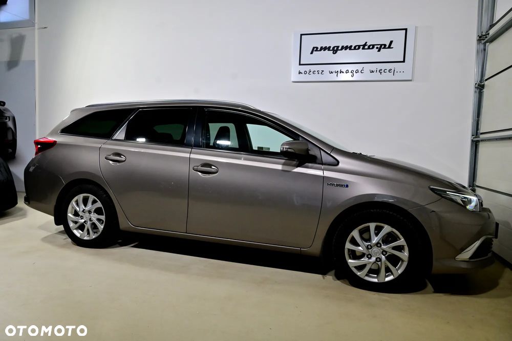 Toyota Auris - 11