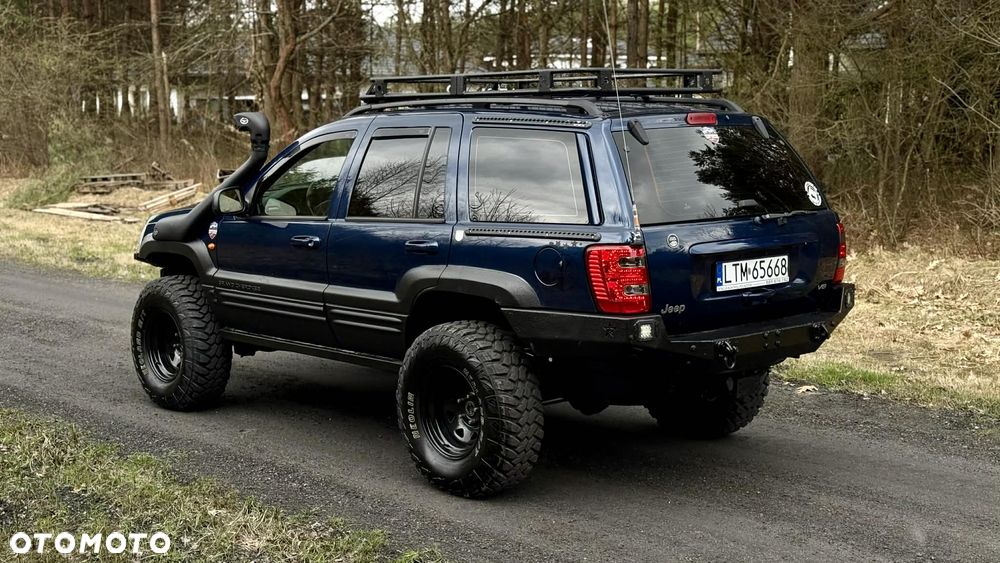Jeep Grand Cherokee - 12