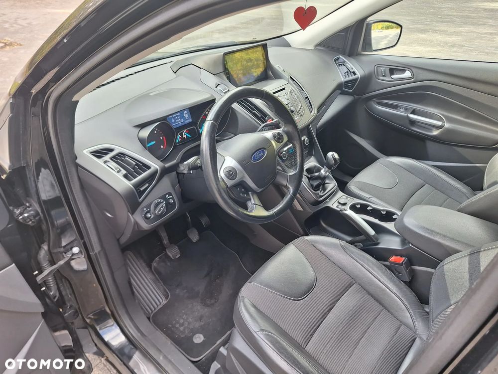 Ford Kuga 2.0 TDCi 2x4 Titanium - 16