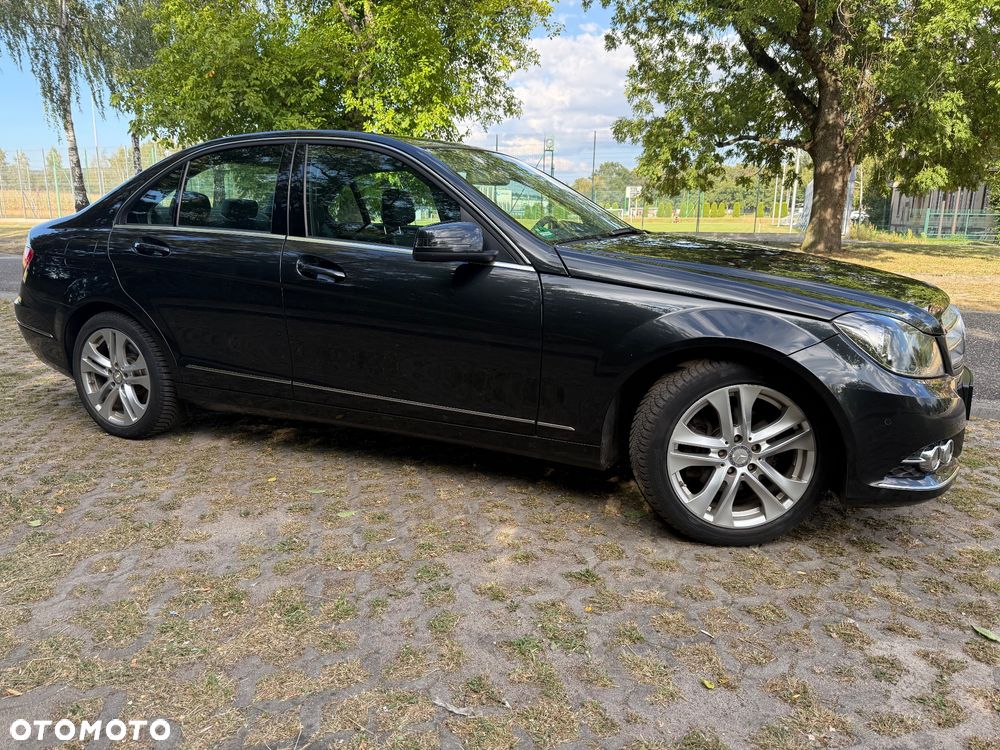 Mercedes-Benz Klasa C 200 CGI BlueEFFICIENCY Avantgarde - 5