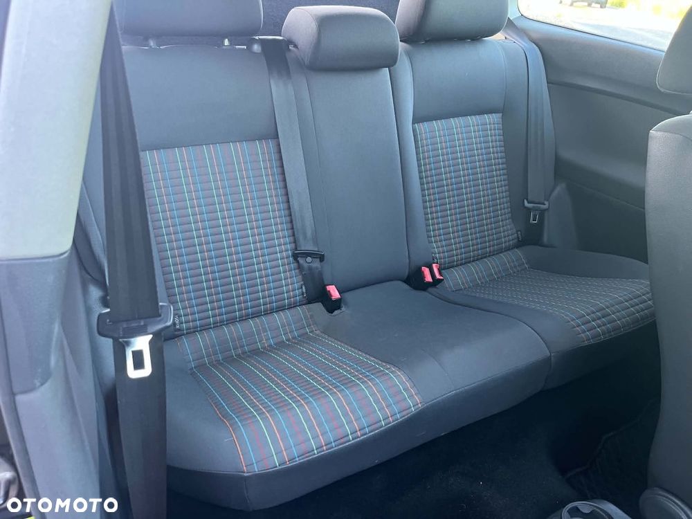 Volkswagen Polo - 13
