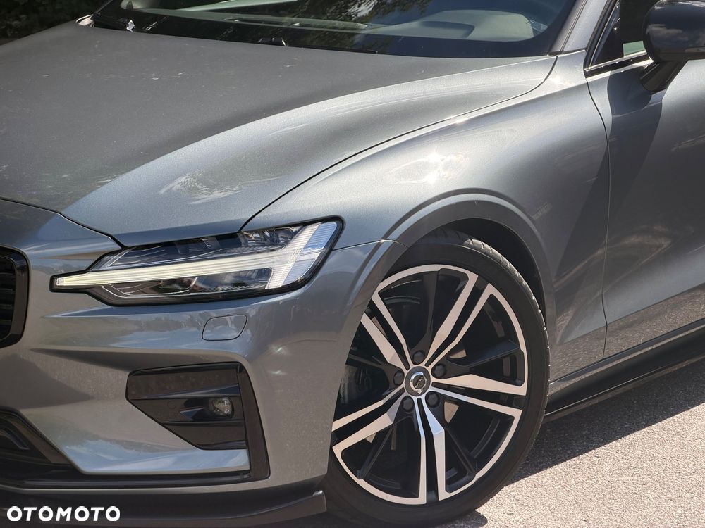 Volvo S60 T4 R-Design - 3