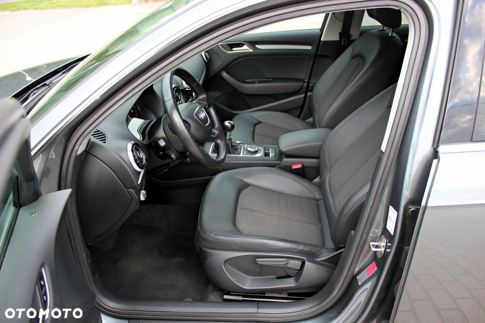 Audi A3 Sportback 1.4 TFSI Ambiente - 8
