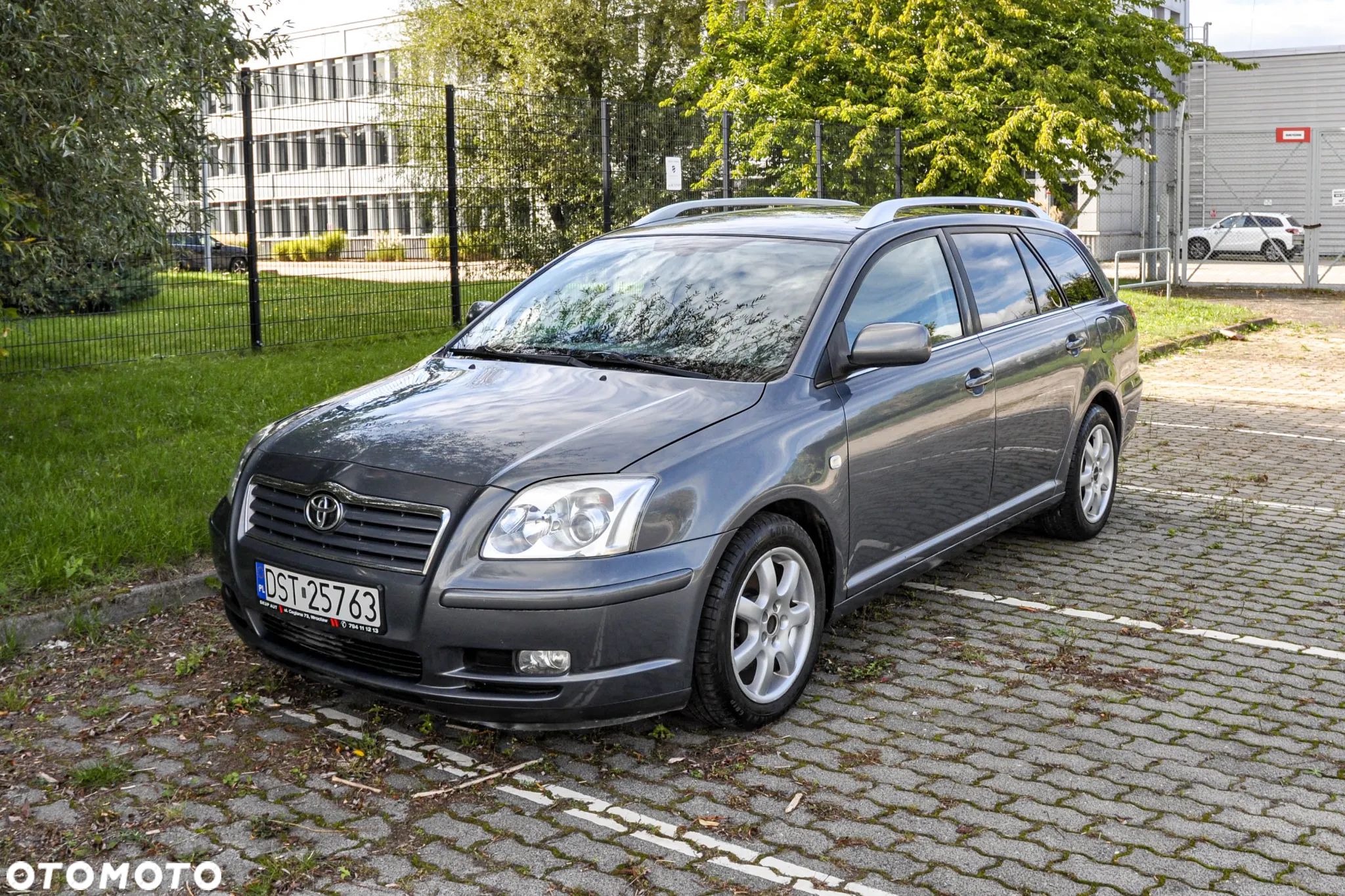 Toyota Avensis - 1