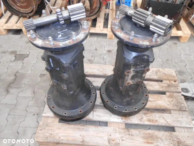 Zwolnica obudowa New Holland TM140 - 1