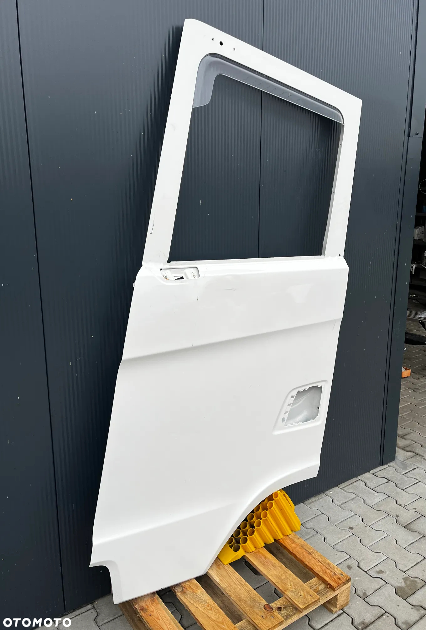 DRZWI SCANIA LEWE S NGS - 3